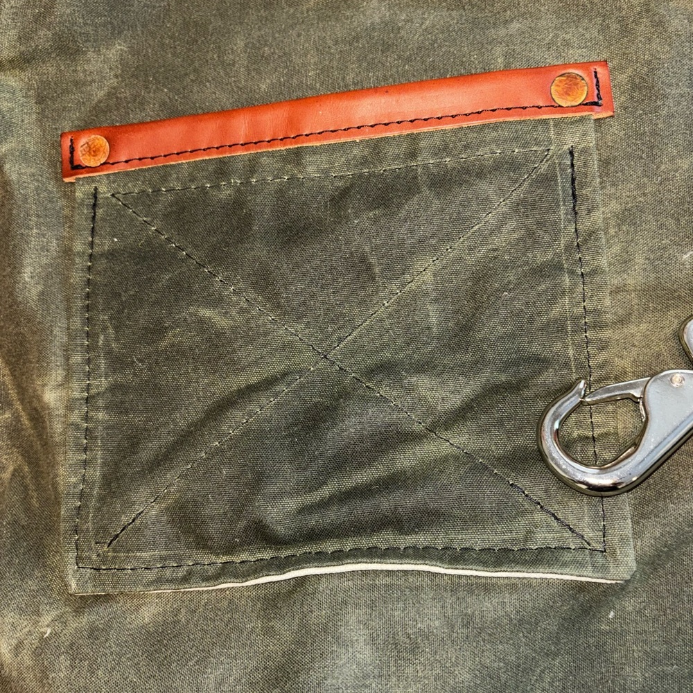 Hardmill Rugged Waxed Canvas
Apron - Olive Green Leather
Woodworking Shop Bib - Picture 6 of 7